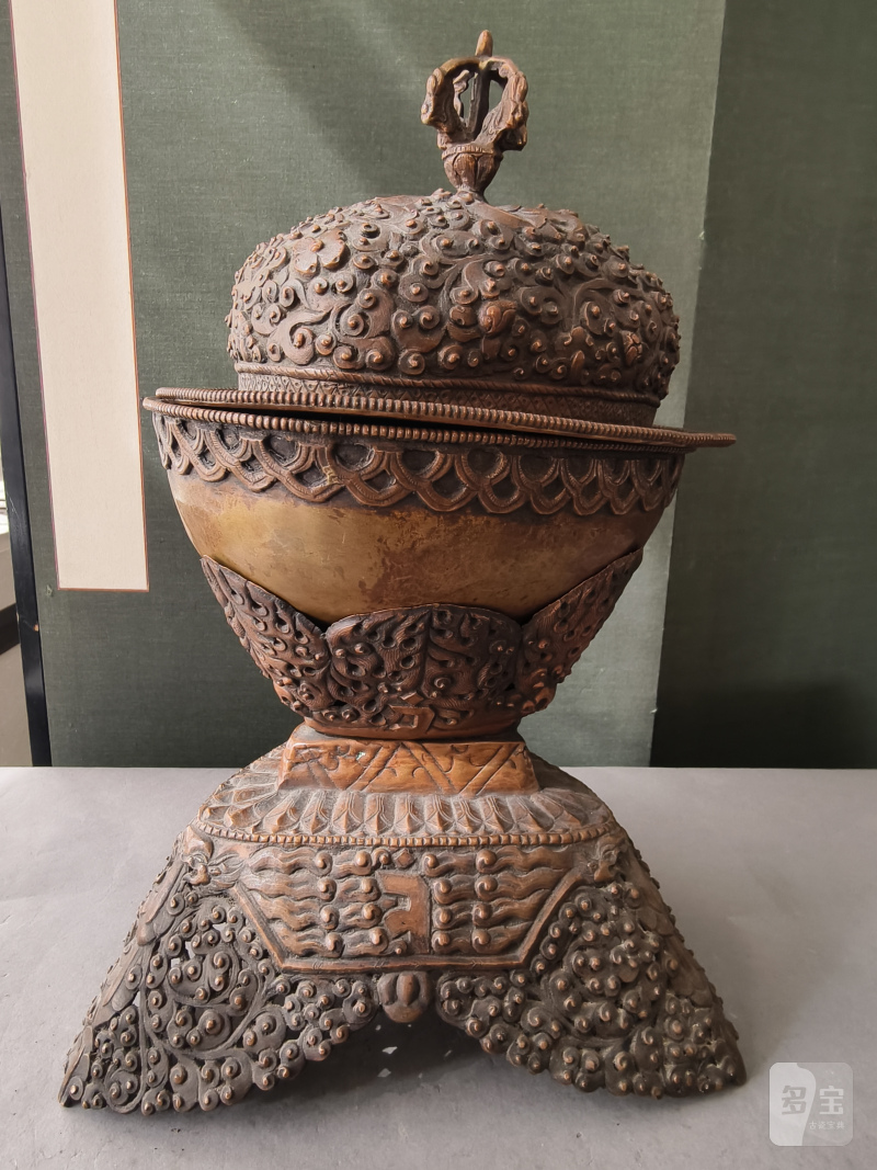 A COPPER EMBOSSED KAPALA WITH COVER ON STAND - 图16